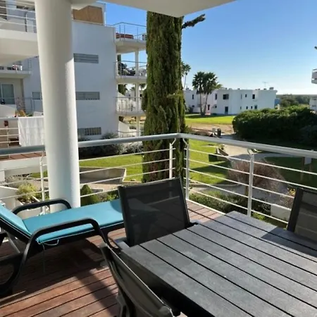 Golden Sea Apartment *