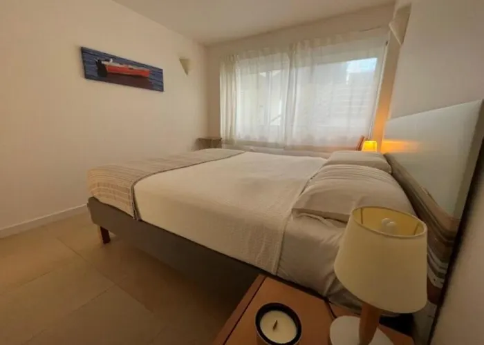 Διαμέρισμα Golden Sea *